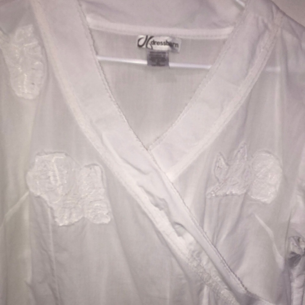 Dressbarn White Embellished faux Wrap Blouse Short bell flutter Sleeve . Spring - Picture 13 of 15